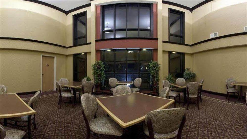 Holiday Inn Express Hotel & Suites Wauseon By Ihg Exterior photo