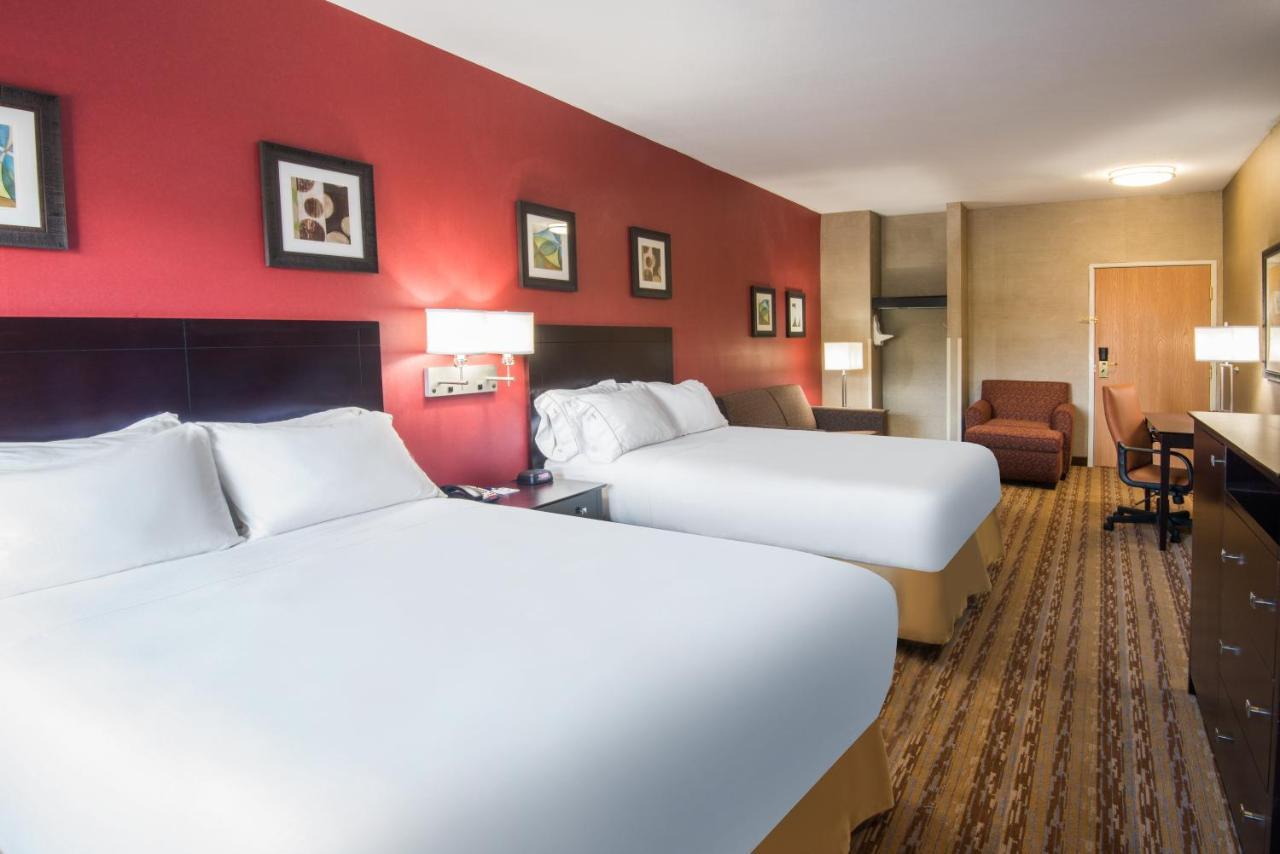 Holiday Inn Express Hotel & Suites Wauseon By Ihg Exterior photo